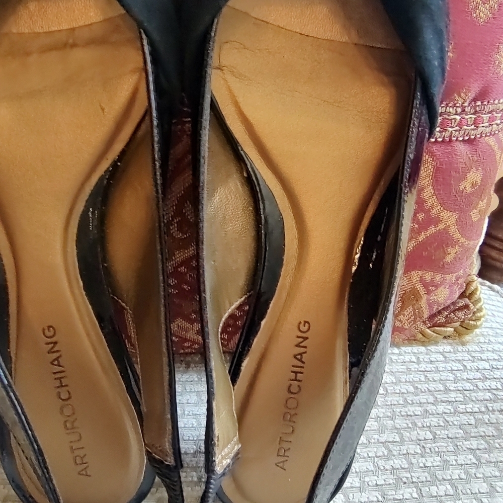 Arturo Chiang 8.5 Black Patent Leather Elastic Slingback Flats! - Picture 3 of 10